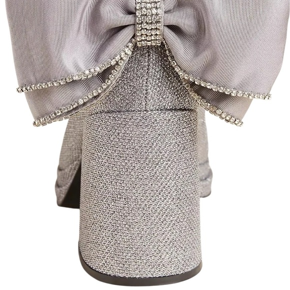Torrid BETSEY JOHNSON SILVER BOW BACK HEEL size 7.5 (WW - WIDE WIDTH) NIB - Picture 3 of 15